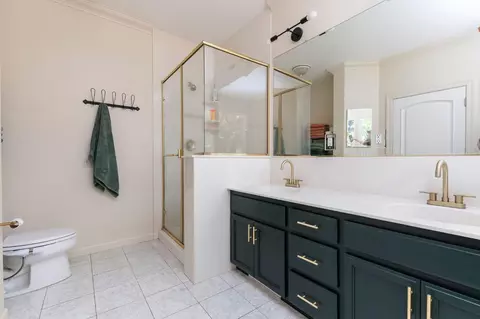 Bath - 5048 Wylderidge Dr, Murphys, CA 95247 photo 3 of 5
