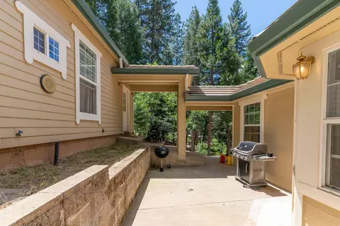 Exterior - 5048 Wylderidge Dr, Murphys, CA 95247 photo 2 of 28