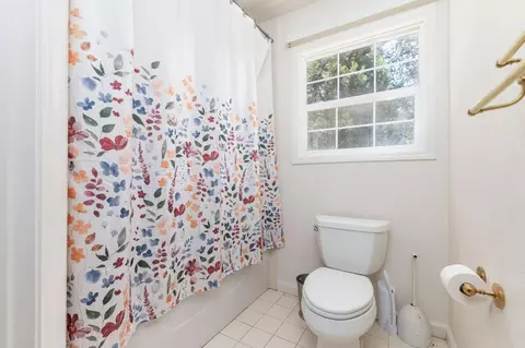 Bath - 5048 Wylderidge Dr, Murphys, CA 95247 photo 5 of 5