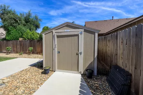 Exterior - 1704 Carpathian Way, Hughson, CA 95326 photo 9 of 9