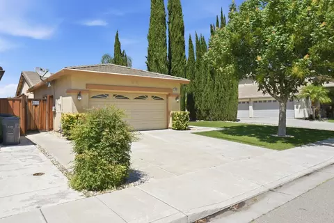 Exterior - 2093 Golden Gate Dr, Tracy, CA 95377 photo 3 of 8