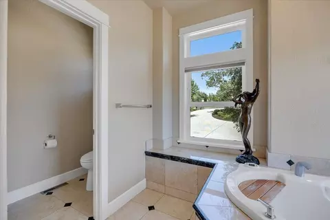 Bath - 421 Sanguinetti Dr, Copperopolis, CA 95228 photo 4 of 9