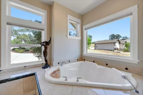 Bath - 421 Sanguinetti Dr, Copperopolis, CA 95228 photo 3 of 9