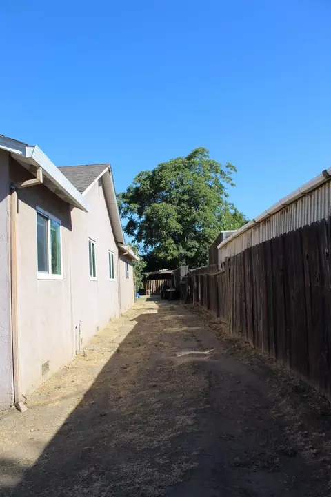 Exterior - 681 Taylor Rd, Lodi, CA 95242 photo 7 of 17