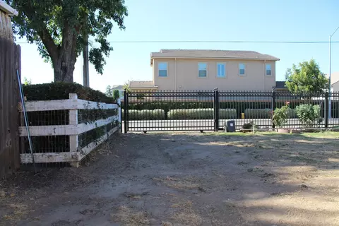 Exterior - 681 Taylor Rd, Lodi, CA 95242 photo 6 of 17