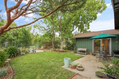 Exterior - 1418 Garrison St, Davis, CA 95616 photo 6 of 16
