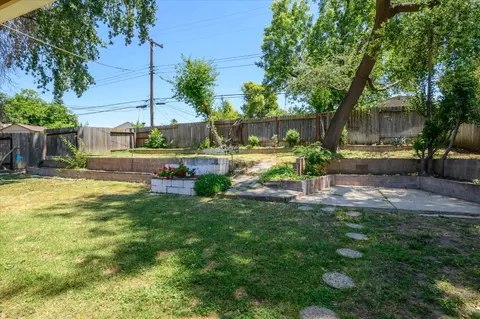 Exterior - 5034 Robander St, Carmichael, CA 95608 photo 2 of 11