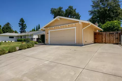 Exterior - 5034 Robander St, Carmichael, CA 95608 photo 10 of 11