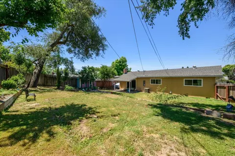 Exterior - 5034 Robander St, Carmichael, CA 95608 photo 4 of 11