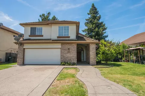 8558 Maple Hall Dr, Sacramento, CA 95823