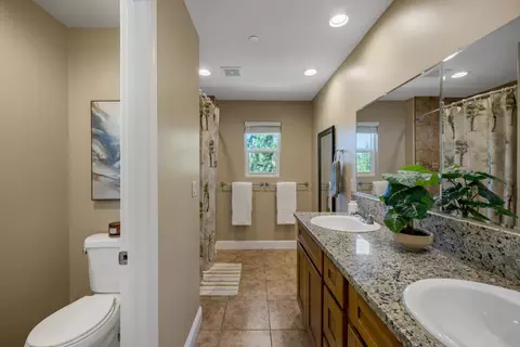 Bath - 21895 One Fine Pl, Colfax, CA 95713 photo 4 of 7