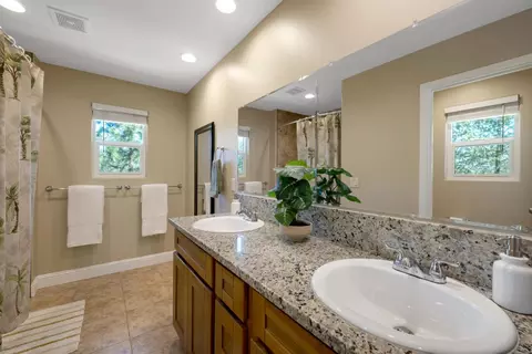 Bath - 21895 One Fine Pl, Colfax, CA 95713 photo 6 of 7