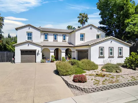 8445 Greentrails Way, Elk Grove, CA 95624