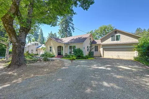 10524 Alta St, Grass Valley, CA 95945