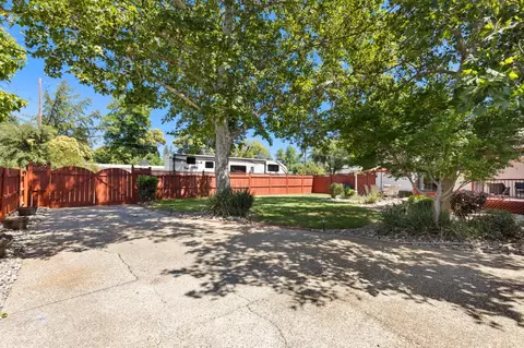 Exterior - 406 C St, Biggs, CA 95917 photo 9 of 10