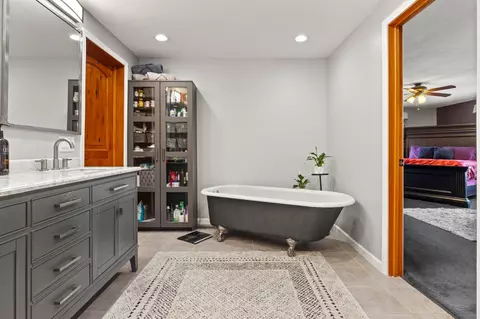 Bath - 406 C St, Biggs, CA 95917 photo 2 of 3