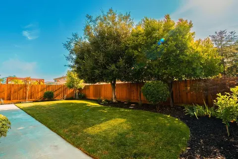 Exterior - 2521 Jubilee Dr, Turlock, CA 95380 photo 3 of 4