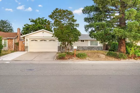 7263 Hayward Dr, Sacramento, CA 95828