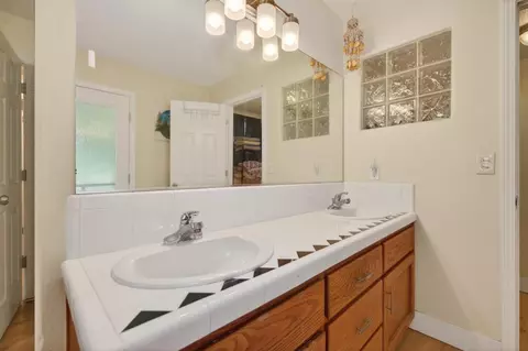 Bath - 3256 Gerle Ave, Placerville, CA 95667 photo 2 of 3