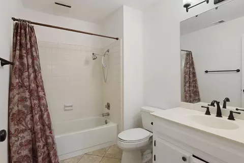 Bath - 1917 Edgebrook Dr #D, Modesto, CA 95354 photo 7 of 7