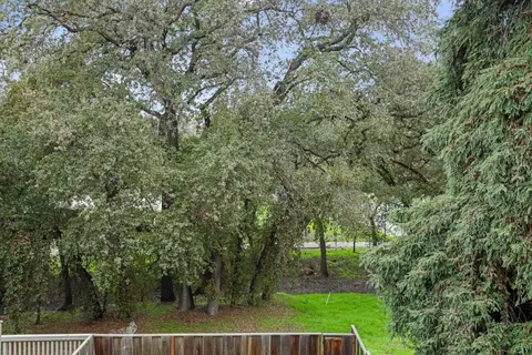 Exterior - 1917 Edgebrook Dr #D, Modesto, CA 95354 photo 9 of 18