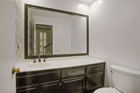 Bath - 1917 Edgebrook Dr #D, Modesto, CA 95354 photo 1 of 7