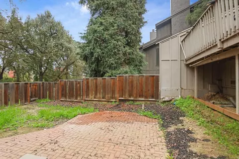 Exterior - 1917 Edgebrook Dr #D, Modesto, CA 95354 photo 15 of 18