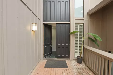 Entry Way - 1917 Edgebrook Dr #D, Modesto, CA 95354 photo 1 of 4
