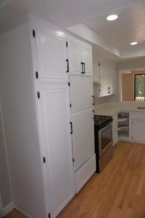 Kitchen - 1917 Edgebrook Dr #D, Modesto, CA 95354 photo 2 of 5