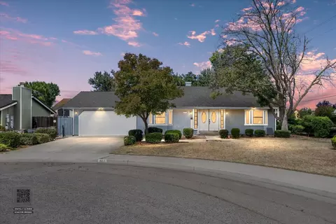 813 Holiday Way, Chowchilla, CA 93610