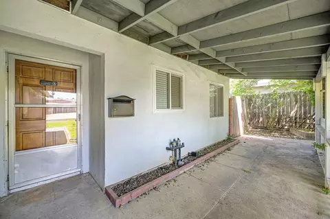 Exterior - 5613 Sapunor Way, Carmichael, CA 95608 photo 5 of 10