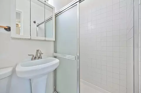 Bath - 5613 Sapunor Way, Carmichael, CA 95608 photo 2 of 2