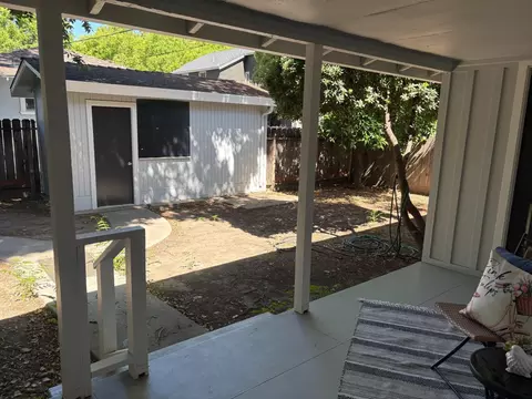 Exterior - 422 Sycamore Ave, Modesto, CA 95354 photo 6 of 8