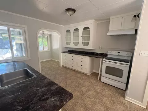 Kitchen - 422 Sycamore Ave, Modesto, CA 95354 photo 2 of 4