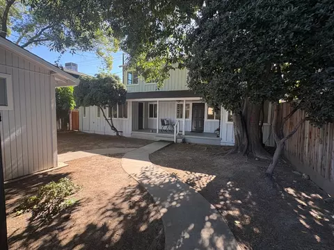 Exterior - 422 Sycamore Ave, Modesto, CA 95354 photo 7 of 8