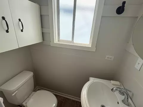 Bath - 422 Sycamore Ave, Modesto, CA 95354 photo 3 of 3