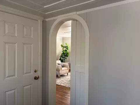 Entry Way - 422 Sycamore Ave, Modesto, CA 95354 photo 2 of 4