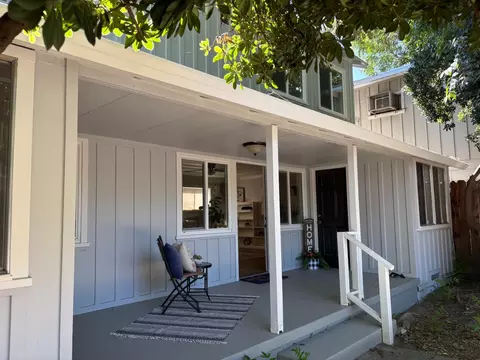 Exterior - 422 Sycamore Ave, Modesto, CA 95354 photo 5 of 8