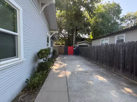 Exterior - 422 Sycamore Ave, Modesto, CA 95354 photo 4 of 8