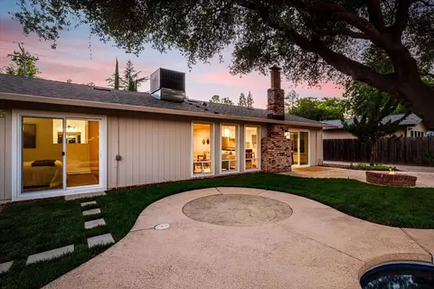 Exterior - 2738 California Ave, Carmichael, CA 95608 photo 4 of 20
