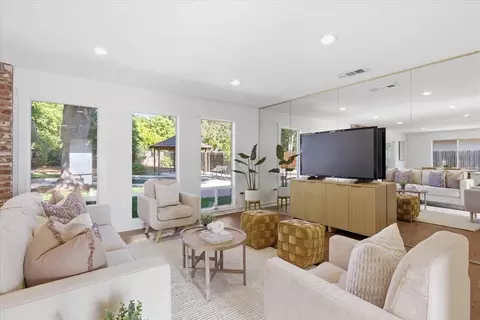 Living - 2738 California Ave, Carmichael, CA 95608 photo 2 of 5
