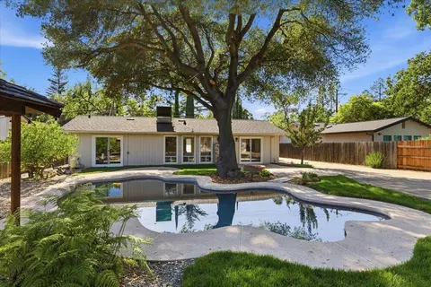 Exterior - 2738 California Ave, Carmichael, CA 95608 photo 17 of 20