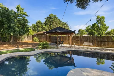 Exterior - 2738 California Ave, Carmichael, CA 95608 photo 16 of 20