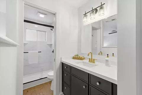 Bath - 2738 California Ave, Carmichael, CA 95608 photo 1 of 2
