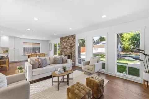Living - 2738 California Ave, Carmichael, CA 95608 photo 4 of 5