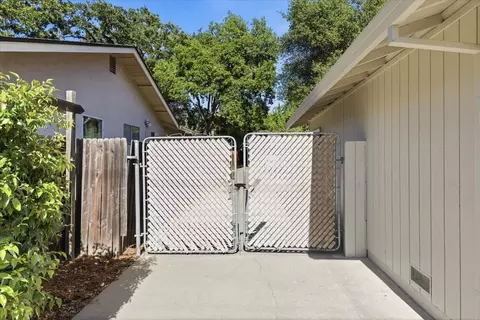 Exterior - 2738 California Ave, Carmichael, CA 95608 photo 10 of 20