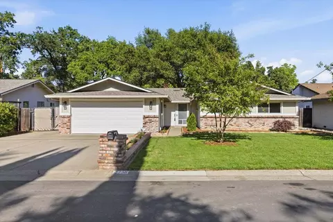 Exterior - 2738 California Ave, Carmichael, CA 95608 photo 7 of 20