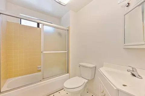 Bath - 940 Pine Hill Rd, Colfax, CA 95713 photo 1 of 2