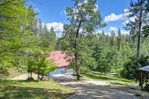 Exterior - 940 Pine Hill Rd, Colfax, CA 95713 photo 3 of 9