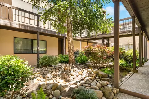 863 E Woodside Ln #9, Sacramento, CA 95825